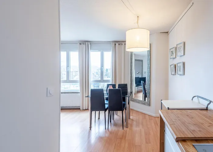 Appartement M078 Marquer Joli Château Rouge